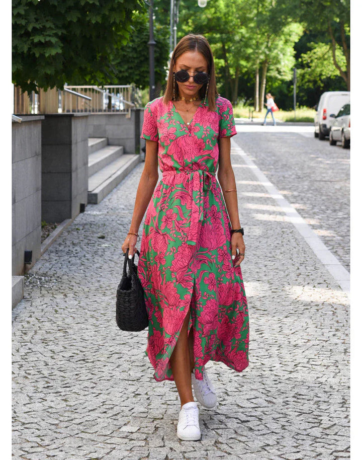 Suzanne – Elegant dress with V-neck