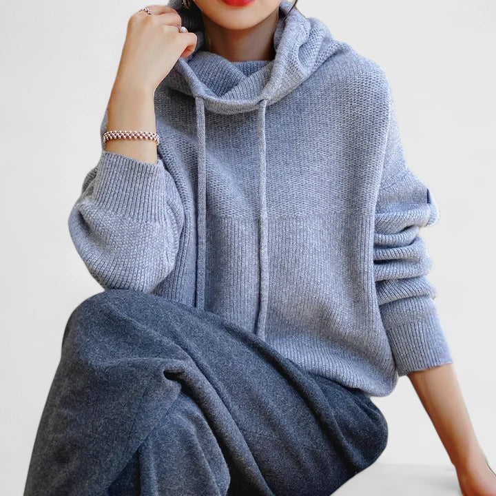 CYRENE – COMFORTABLE HOODIE